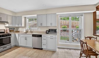 1202 VIKING Dr N, Arnold, MD 21012