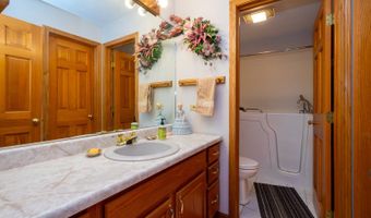 25047 W Palmer Ct, Antioch, IL 60002