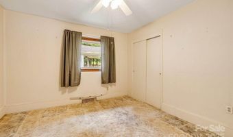 141 Macedonia Rd, Asheville, NC 28804