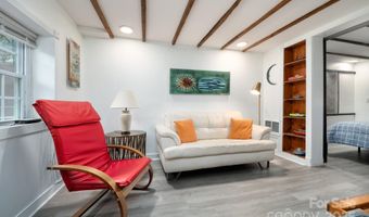 5 Arbutus Rd, Asheville, NC 28805