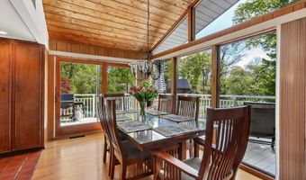 4 Alan Rd, Danbury, CT 06810
