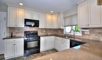 19 Centerboard Dr, Bayville, NJ 08721