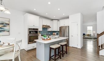 2769 Ashcombe Dr, Ann Arbor, MI 48105