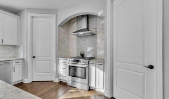 1091 Green Rd, Ann Arbor, MI 48105