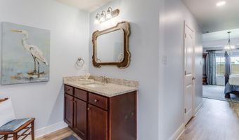 6225 Emerald Lake Dr, Biloxi, MS 39532