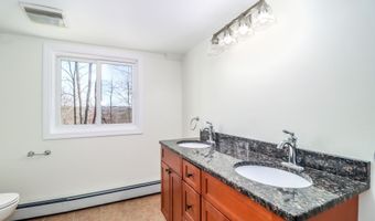 73 A Long Meadow Hill Rd, Brookfield, CT 06804