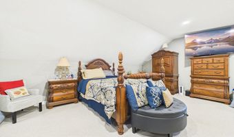 23 Elmwood Dr, Berkley, MA 02779