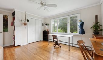 10 Pleasant Point Rd, Branford, CT 06405