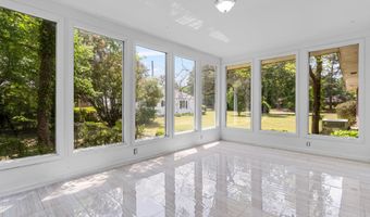 107 Barnett Dr, Bishopville, SC 29010