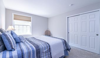 48 Cider Mill Rd, Bedford, NH 03110