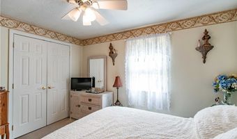 905 Roosevelt Ave, Aliquippa, PA 15001