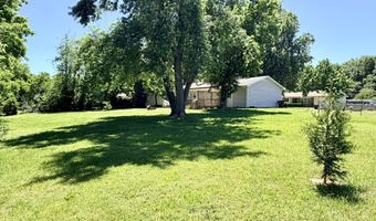 904 S Oak Ridge Dr, Aurora, MO 65605