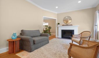 3536 N DICKERSON St, Arlington, VA 22207