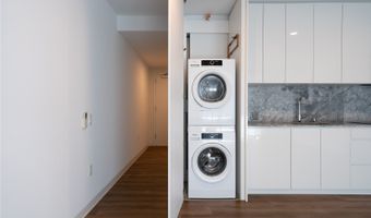 987 Queen St 2512, Honolulu, HI 96814