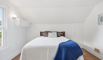 51 Cayuga Ct, Burlington, VT 05408