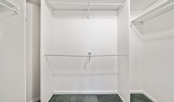 4 BOATWORKS Dr, Bayonne, NJ 07002