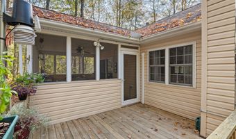 104 Merriment Ln, Blakeslee, PA 18610