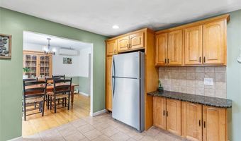 7 Maria St, Lincoln, RI 02865