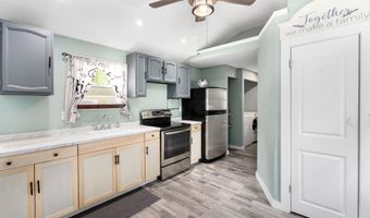 8 Bush Ave, Allenstown, NH 03275