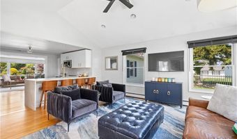 70 Baldwin Orchard Dr, Cranston, RI 02920
