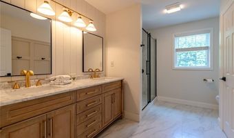122 Sylvan Dr, East Greenwich, RI 02818
