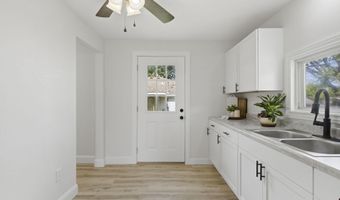 119 E Pearl St, Aurora, MO 65605