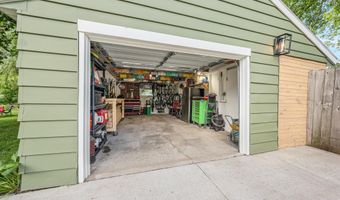 1416 N KENILWORTH Ave, Appleton, WI 54911