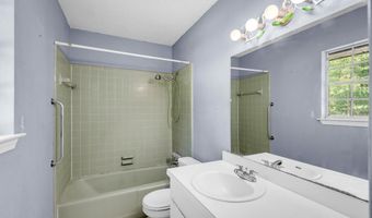 2530 Old Bay Rd, Biloxi, MS 39531