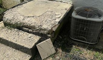 128-130 N Hampton Rd, Columbus, OH 43213