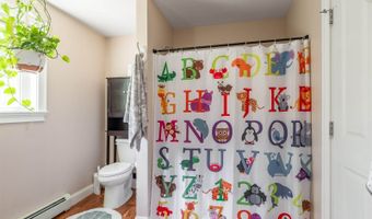 123 Lasalle Dr, Bangor, ME 04401