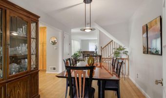 9504 WADSWORTH Dr, Bethesda, MD 20817