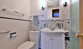 231 N Flora Pkwy, Addison, IL 60101