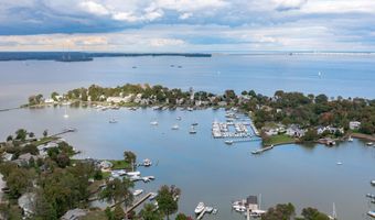 45 E LAKE Dr, Annapolis, MD 21403