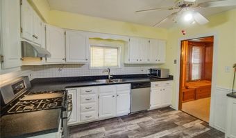 2801 Hillcrest Ave, Alton, IL 62002