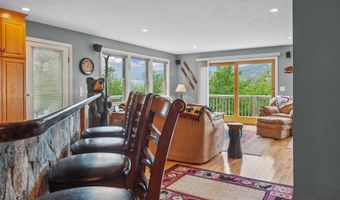 53 Ammonoosuc Dr, Bartlett, NH 03812
