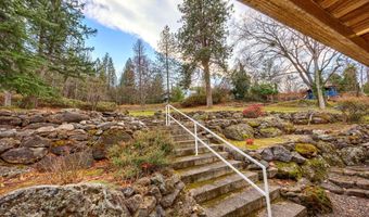 1820 Crestview Dr, Ashland, OR 97520