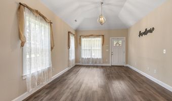 13 Douglas St, Athens, TN 37303