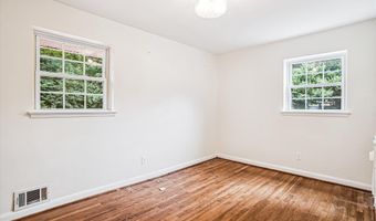 7116 WAYNE Dr, Annandale, VA 22003