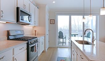 7 Longview Dr 209, Atkinson, NH 03811