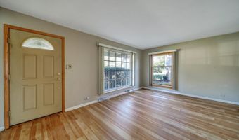 445 S Yale Ave, Addison, IL 60101