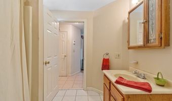 35 Chandler Dr 35, Atkinson, NH 03811