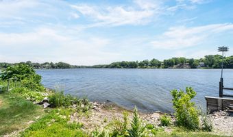 2490 STROEBE ISLAND Dr, Appleton, WI 54914