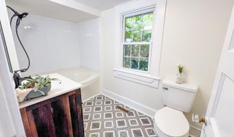 176 N Main, Amherst, VA 24521