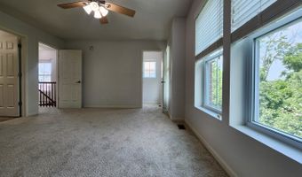 208 W HYDE St, Arlington Heights, IL 60005