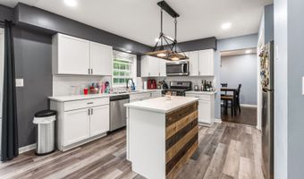 40233 N Lakeview Ave, Antioch, IL 60002
