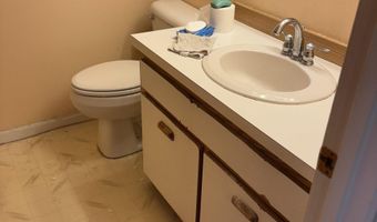 943 Fox Hollow Drive. Dr, Hudson, NH 03051