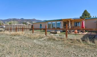 2 Latilla Ln, Arroyo Seco, NM 87514