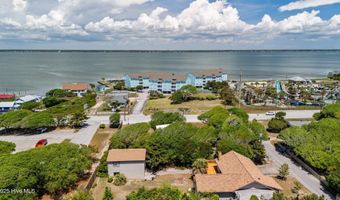 223 Hoffman Beach Rd, Salter Path, NC 28512