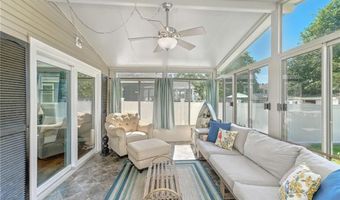 82 Martin St, East Providence, RI 02914