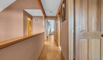 42 Hill Rd, Allentown, NJ 08501